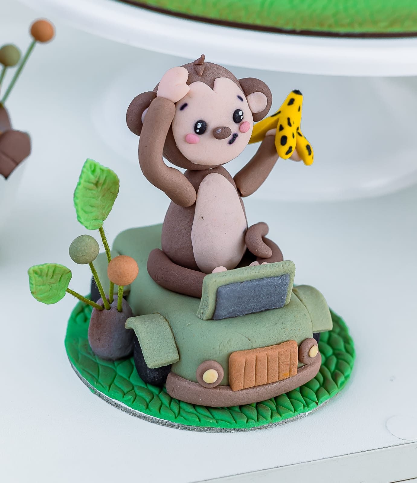 Bolo temático safári macaquinho